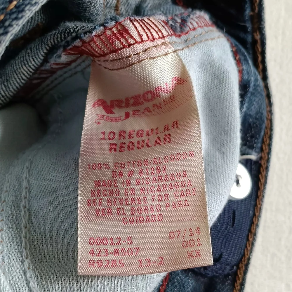 Arizona Jean Company Sz 10 Reg Kids Blue Jeans Wear In Knees..see Photos